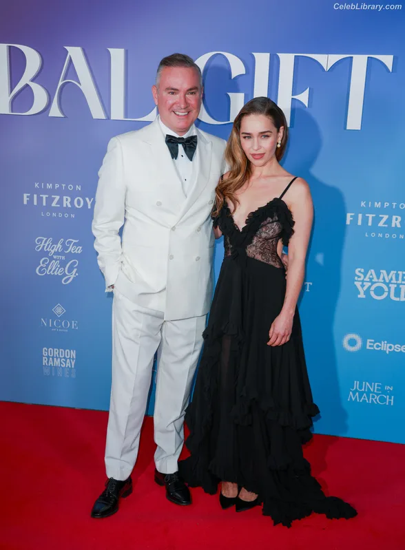 Emilia Clarke photo 23 of 1283