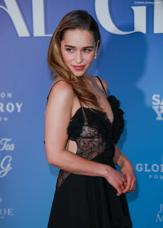 Emilia Clarke photo 5 of 1283