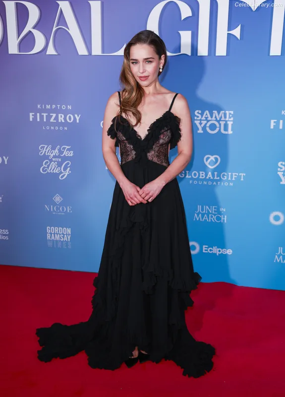 Emilia Clarke photo 23 of 1283