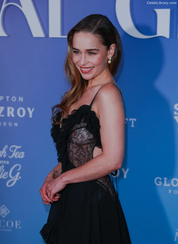 Emilia Clarke photo 8 of 1283