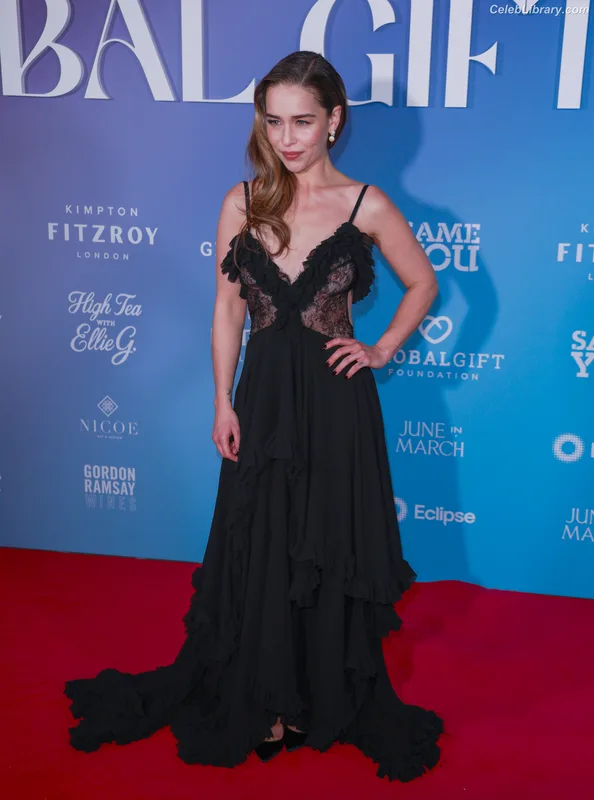 Emilia Clarke photo 12 of 1283