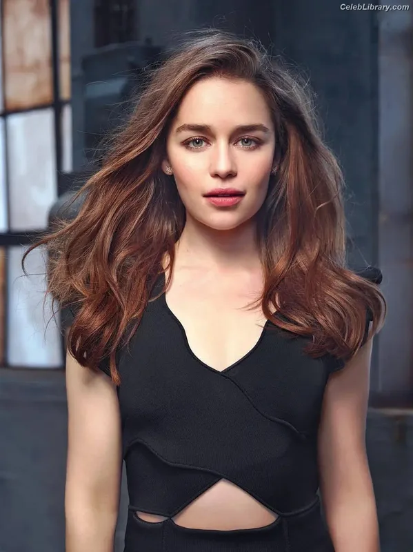 Emilia Clarke photo 6 of 1283