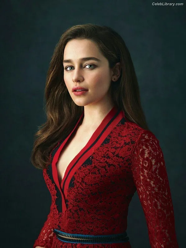 Emilia Clarke photo 11 of 1283