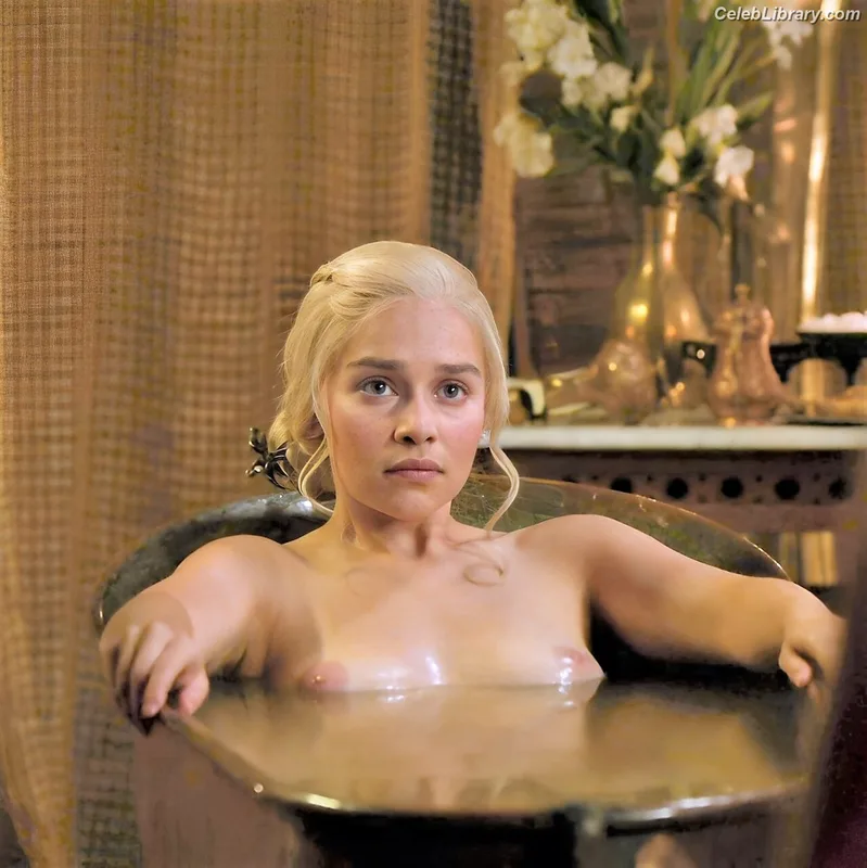Emilia Clarke photo 22 of 1283