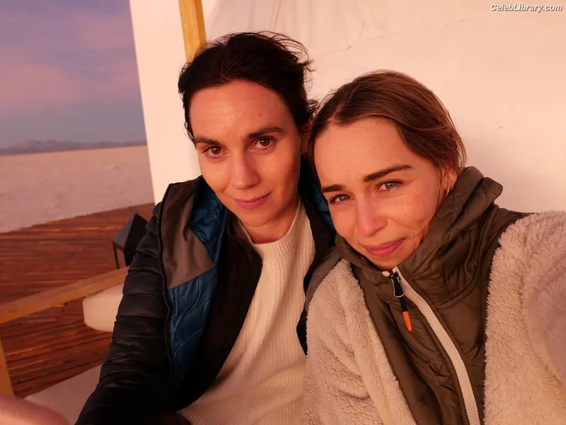 Emilia Clarke photo 7 of 1283