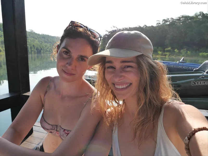 Emilia Clarke photo 9 of 1283