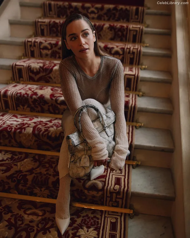 Emilia Clarke photo 22 of 1283