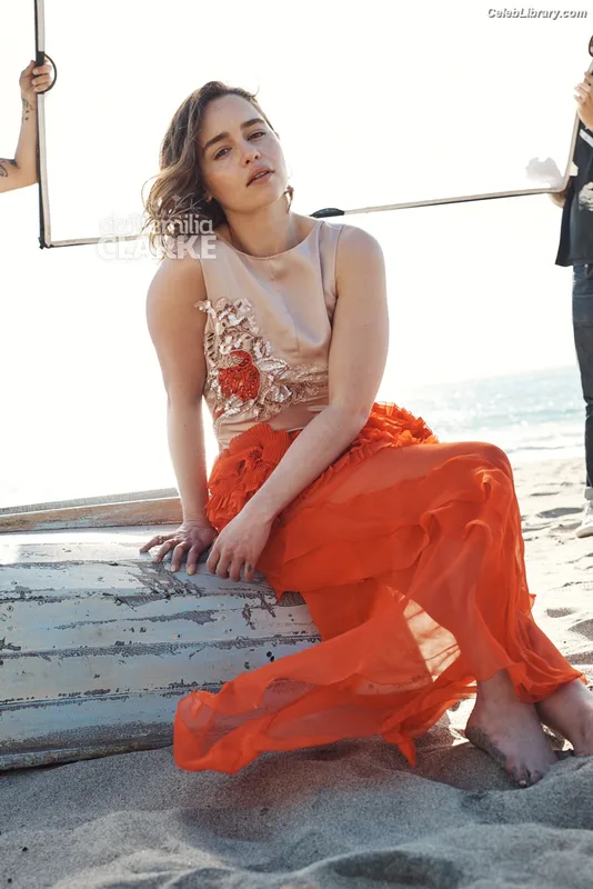 Emilia Clarke photo 13 of 1283