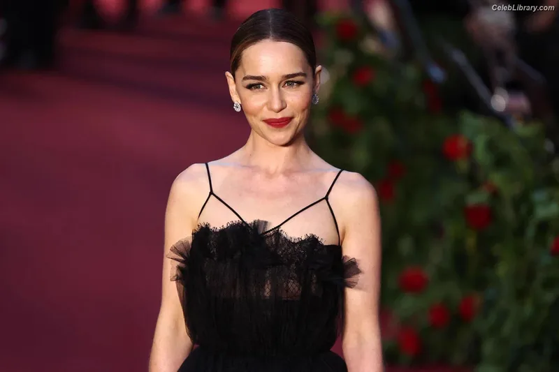 Emilia Clarke photo 14 of 1283
