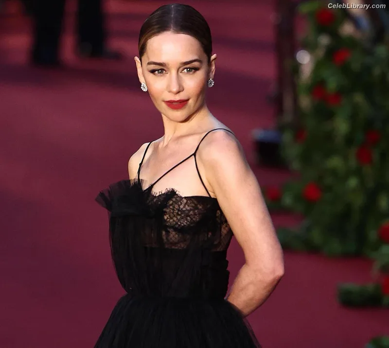 Emilia Clarke photo 16 of 1283