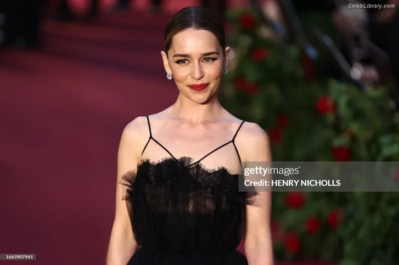 Emilia Clarke photo 20 of 1283
