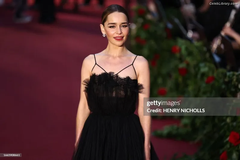 Emilia Clarke photo 21 of 1283