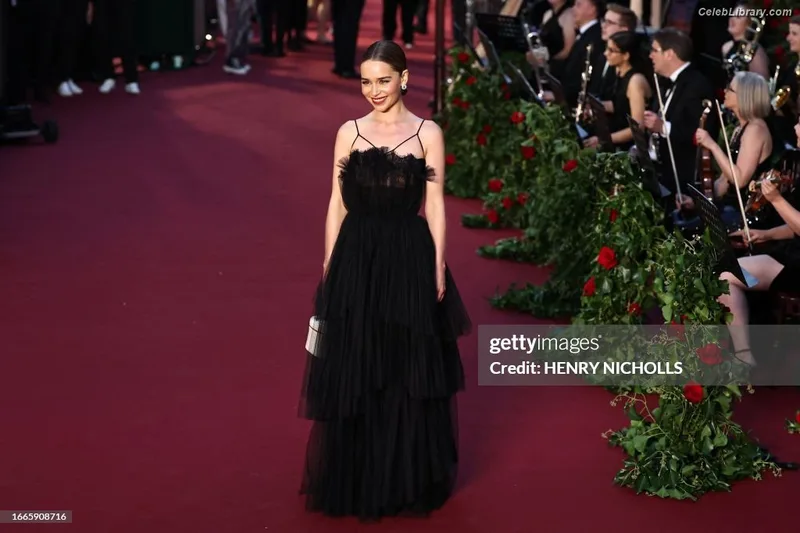 Emilia Clarke photo 22 of 1283