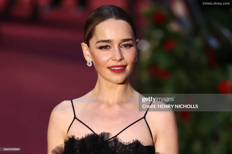 Emilia Clarke photo 24 of 1283