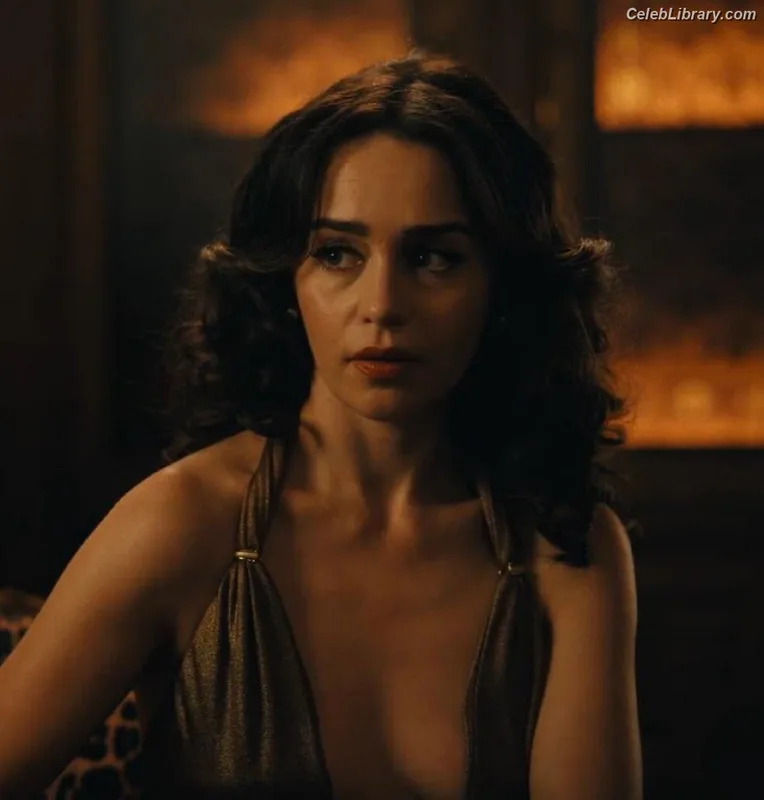 Emilia Clarke photo 5 of 1283
