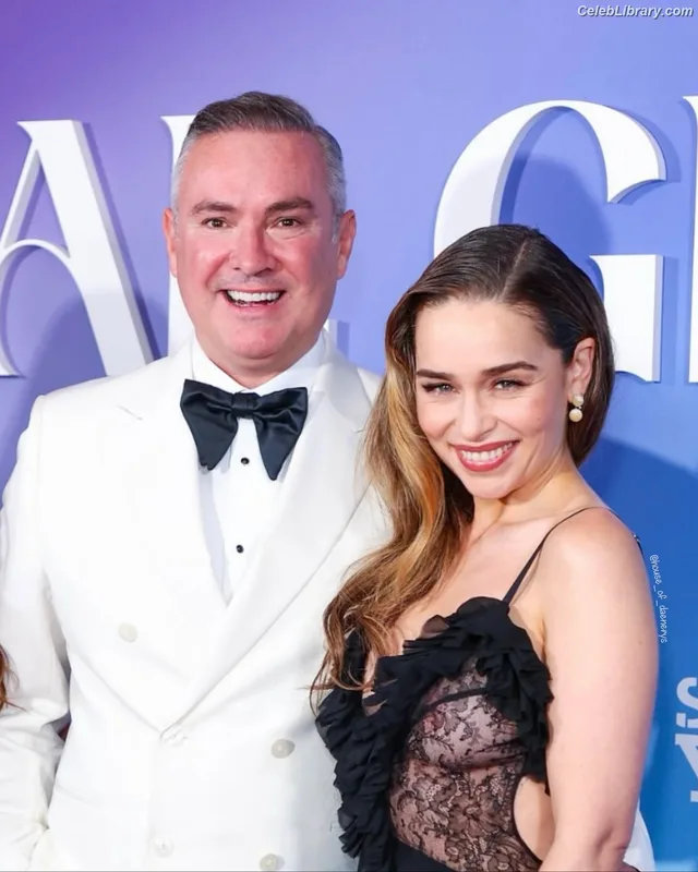 Emilia Clarke photo 16 of 1283