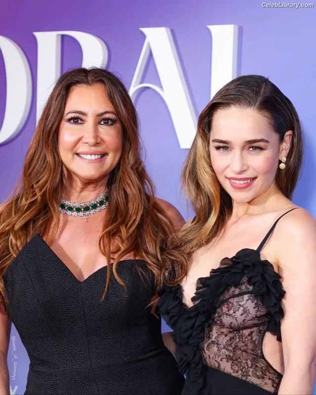 Emilia Clarke photo 17 of 1283
