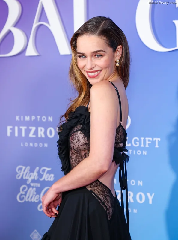 Emilia Clarke photo 18 of 1283