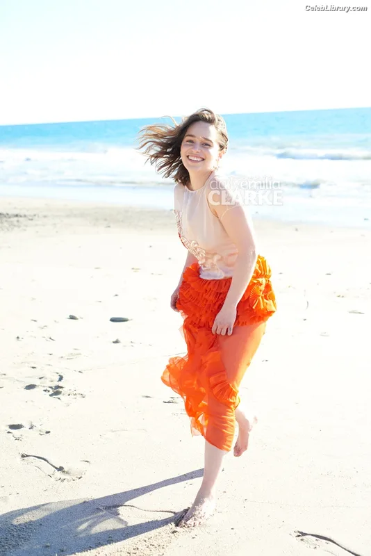 Emilia Clarke photo 3 of 1283
