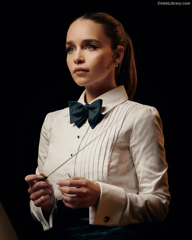 Emilia Clarke photo 4 of 1283