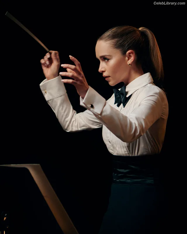 Emilia Clarke photo 6 of 1283
