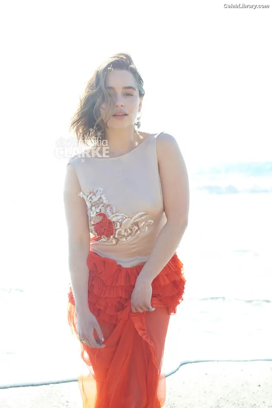 Emilia Clarke photo 8 of 1283