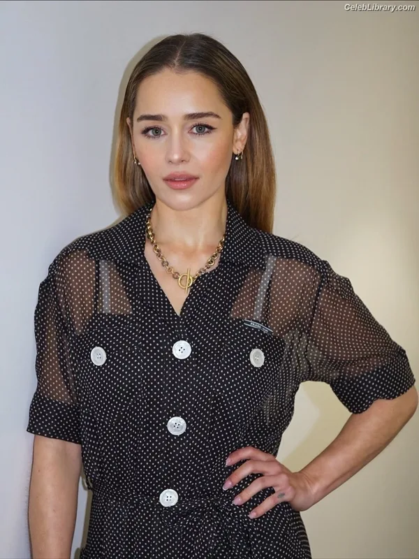 Emilia Clarke photo 13 of 1283