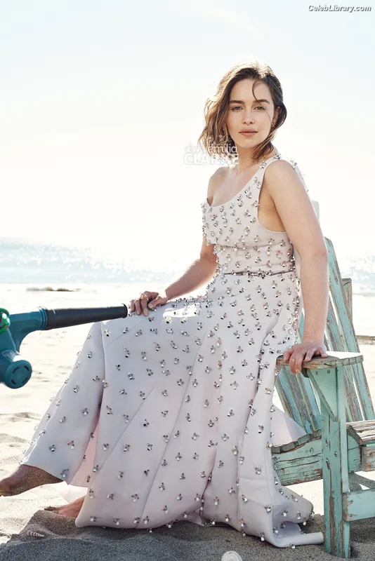 Emilia Clarke photo 14 of 1283
