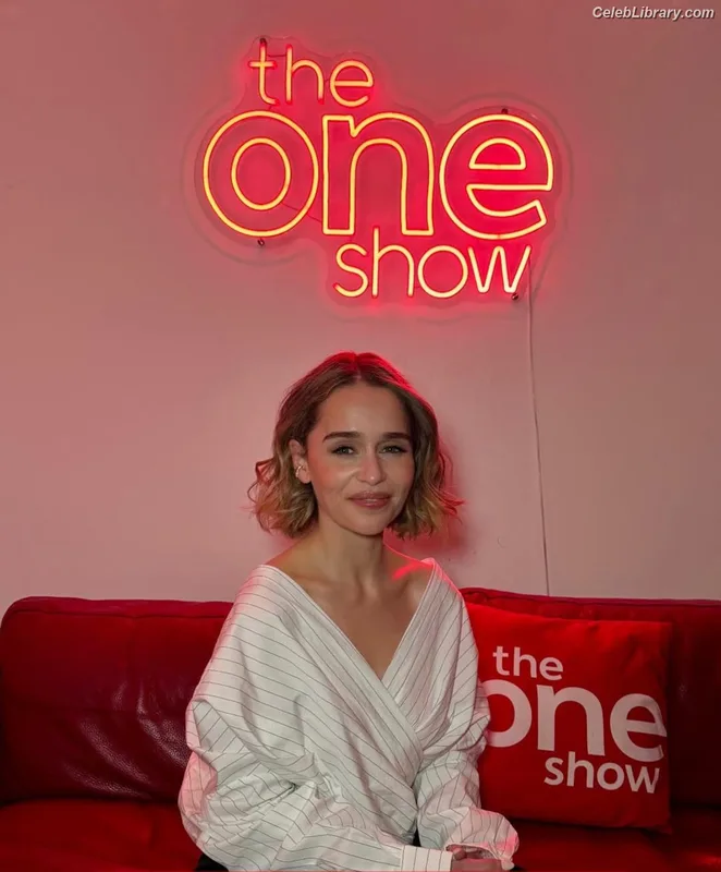 Emilia Clarke photo 20 of 1283