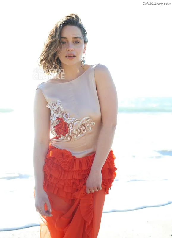 Emilia Clarke photo 24 of 1283