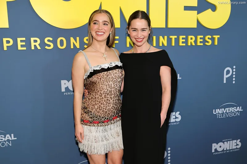 Emilia Clarke photo 4 of 1283