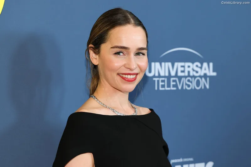 Emilia Clarke photo 23 of 1283