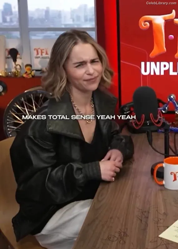 Emilia Clarke photo 15 of 1283