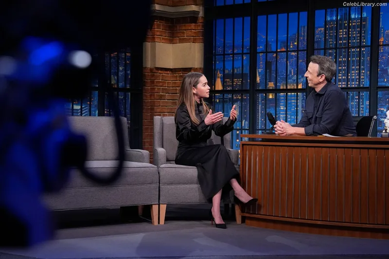 Emilia Clarke photo 18 of 1283