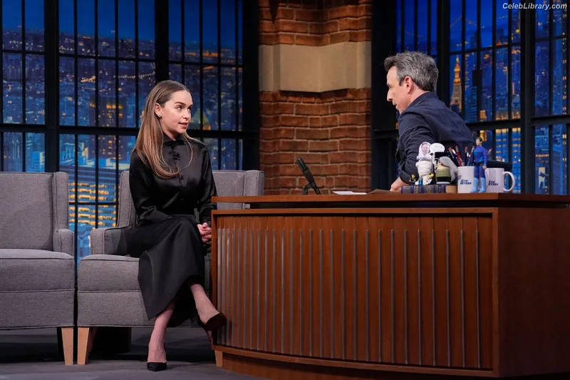 Emilia Clarke photo 2 of 1283