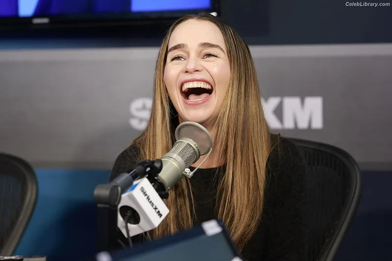 Emilia Clarke photo 13 of 1283