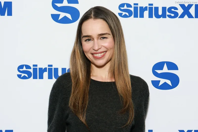 Emilia Clarke photo 18 of 1283