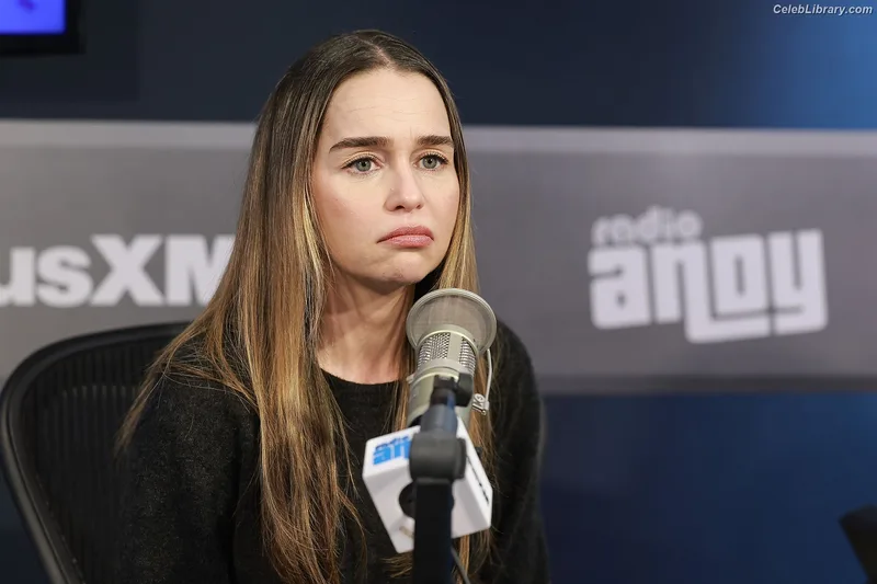 Emilia Clarke photo 19 of 1283