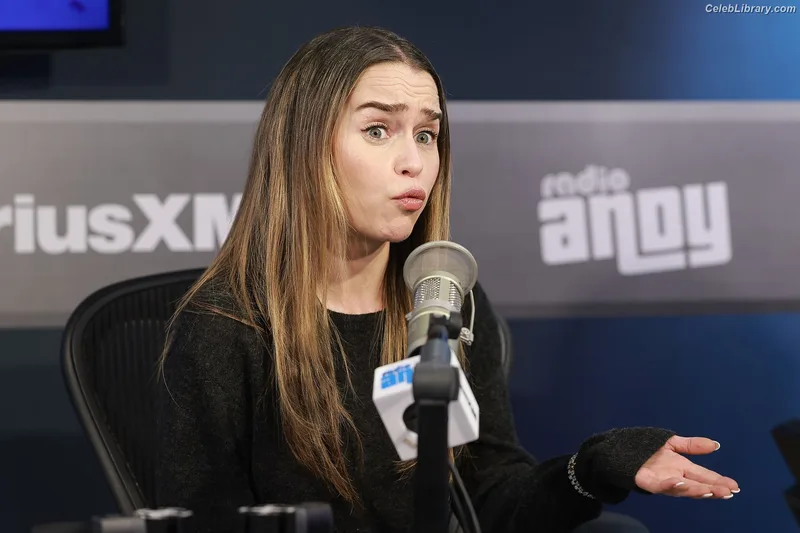 Emilia Clarke photo 20 of 1283