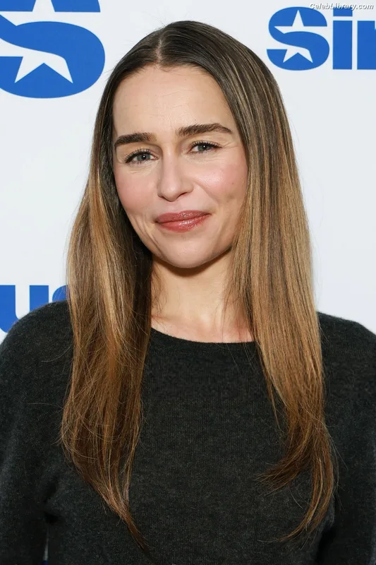 Emilia Clarke photo 24 of 1283