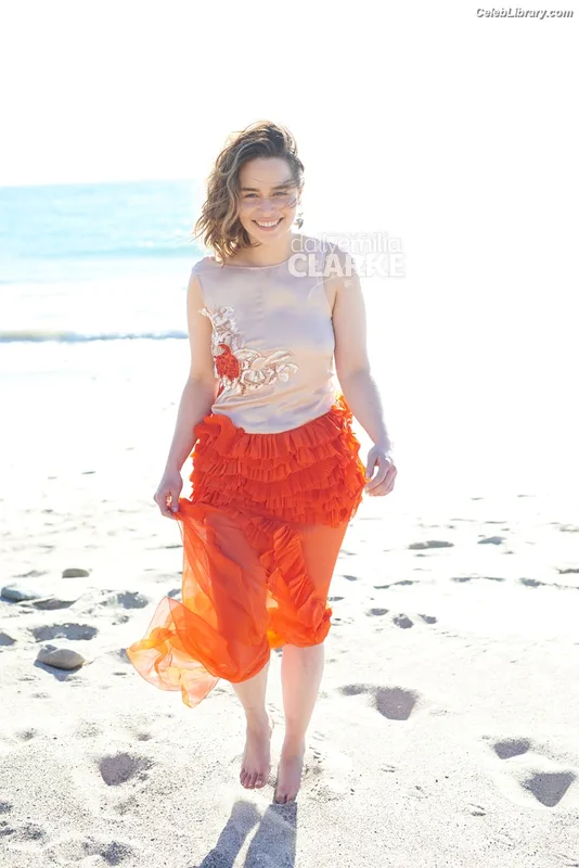 Emilia Clarke photo 5 of 1283