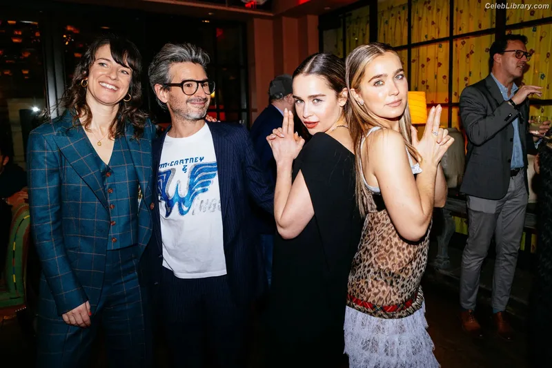 Emilia Clarke photo 7 of 1283