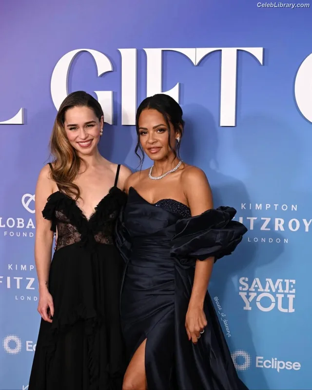 Emilia Clarke photo 8 of 1283