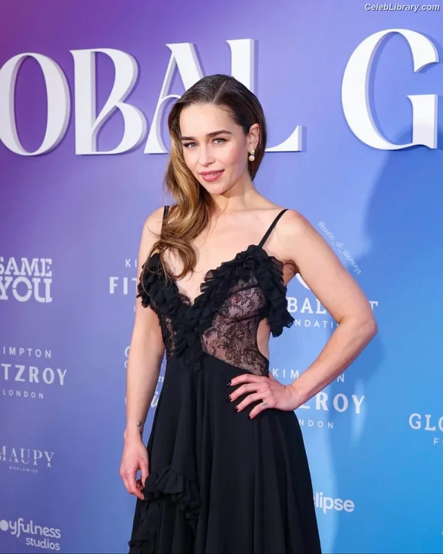 Emilia Clarke photo 12 of 1283