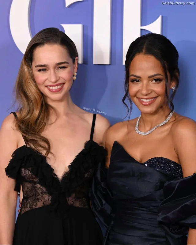 Emilia Clarke photo 17 of 1283