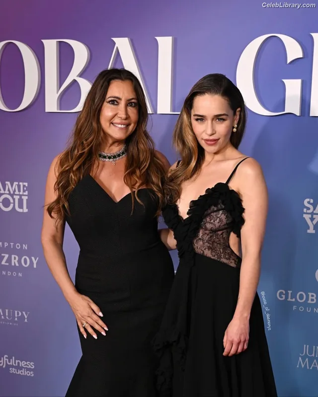 Emilia Clarke photo 19 of 1283