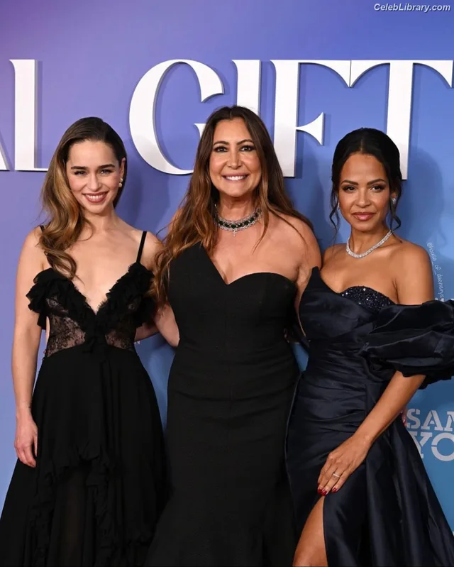 Emilia Clarke photo 20 of 1283