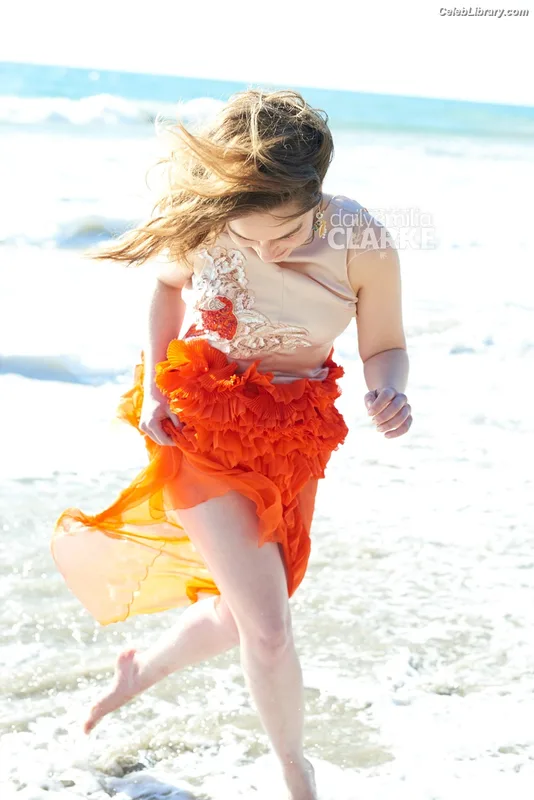 Emilia Clarke photo 7 of 1283
