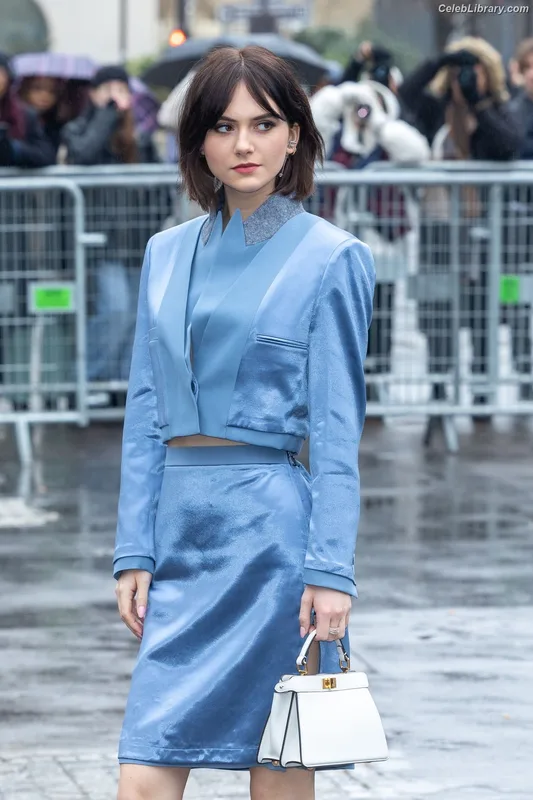 Emilia Jones photo 9 of 405