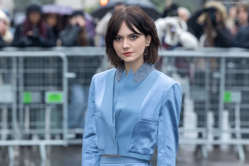 Emilia Jones photo 14 of 405